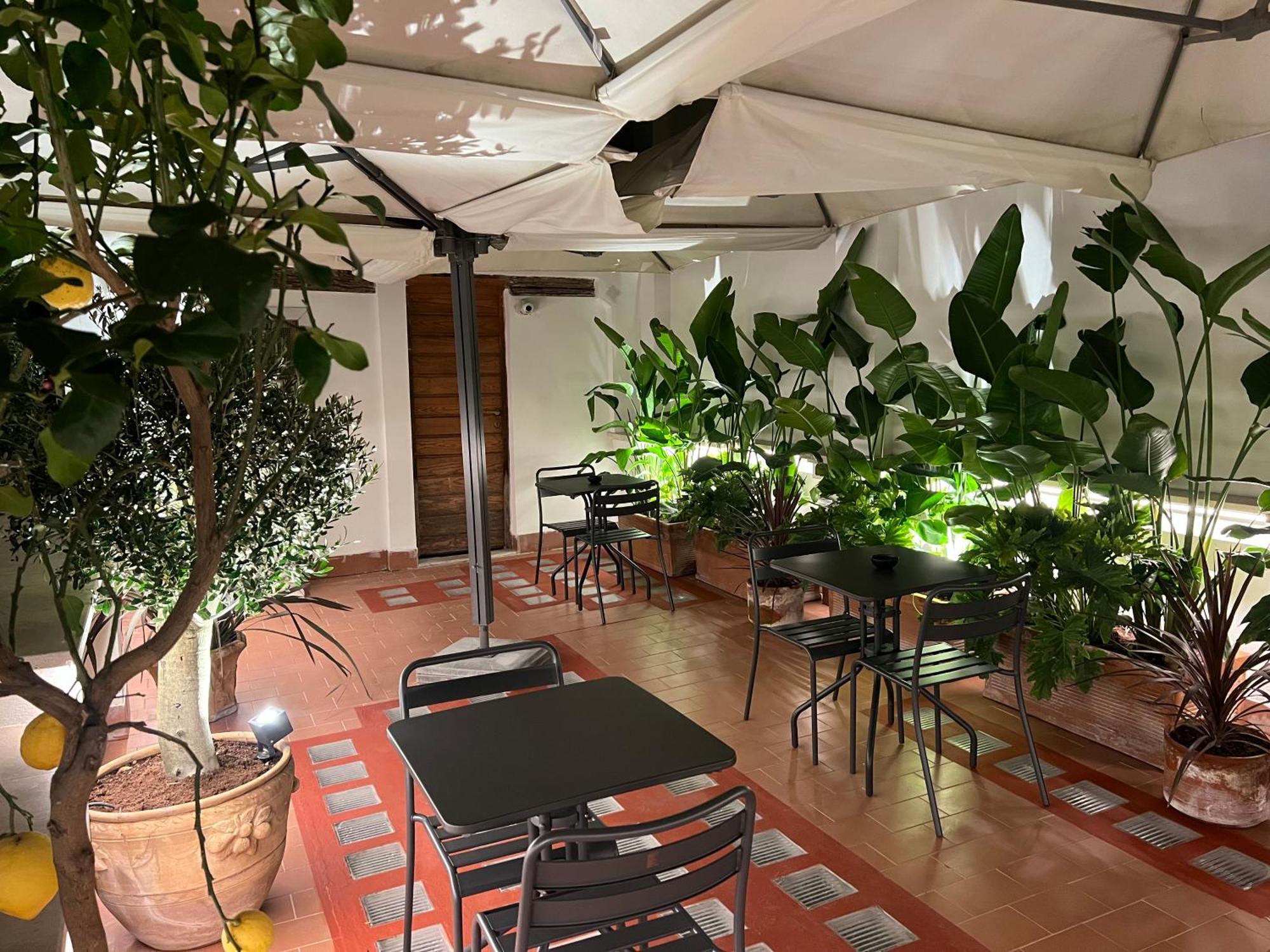 Hotel Affreschi Al Pantheon Roma Exterior foto